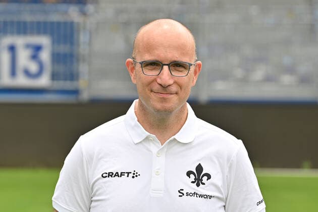 29 06 2022, xfux, football 2 Bundesliga, SV Darmstadt 98 photo appointment porträttermin 2022 23 xptt, emonline, emspor, v l team doctor Dr Alexander Lesch, SV Darmstadt 98, 2 BL, porträttermin 2022 2023 DFL DFB REGULATES PROHIBIT ANY USE OF PHOTOGRAPHS as IMAGE SEQUENCES and or QUASI VIDEO Darmstadt