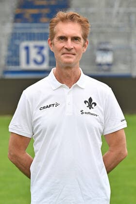 29 06 2022, xfux, football 2 Bundesliga, SV Darmstadt 98 photo appointment porträttermin 2022 23 xptt, emonline, emspor, v l team doctor Dr Ingo Schwinnen, SV Darmstadt 98, 2 BL, porträttermin 2022 2023 DFL DFB REGULATES PROHIBIT ANY USE OF PHOTOGRAPHS as IMAGE SEQUENCES and or QUASI VIDEO Darmstadt