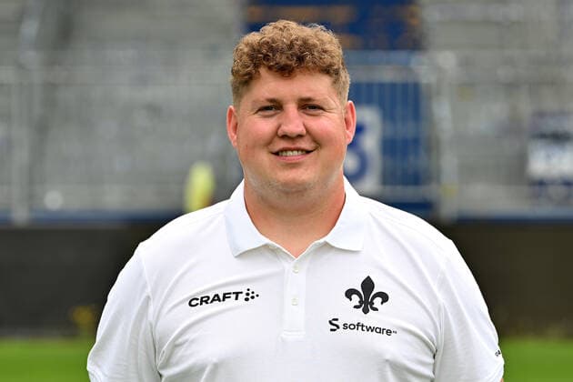 29 06 2022, xfux, football 2 Bundesliga, SV Darmstadt 98 photo appointment porträttermin 2022 23 xptt, emonline, emspor, v l supervisor Jonas Nietzel, SV Darmstadt 98, 2 BL, porträttermin 2022 2023 DFL DFB REGULATES PROHIBIT ANY USE OF PHOTOGRAPHS as IMAGE SEQUENCES and or QUASI VIDEO Darmstadt