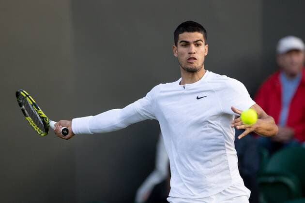 Mandatory Credit: Photo by Ella Ling Shutterstock (13008247du) Carlos Alcaraz during his second round match Wimbledon Tennis Championships, Day 3, The All England Lawn Tennis and Croquet Club, London, UK - 29 Jun 2022 Wimbledon Tennis Championships, Day 3, The All England Lawn Tennis and Croquet Club, London, UK - 29 Jun 2022  Copyright: xEllaxLing Shutterstockx 13008247du