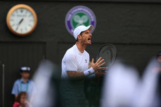 Wimbledon Tennis 2022 Tag 03 29. November 2022 Wimbledon, All England Lawn Tennis Championships Andy Murray GB gegen John Isner USA Murray in der Hitze des Gefechts Foto Simon Stacpoole Abseits London UK  Copyright: xSimonxStacpoolexOffside