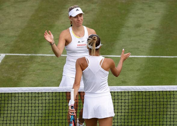 Magda Linette congratulates the winner Angelique Kerber from above Tennis Wimbledon 2022 Grand Slam ITF ATP WTA AELTC London Great Britain 29 June 2022 Copyright: xJuergenxHasenkopfx