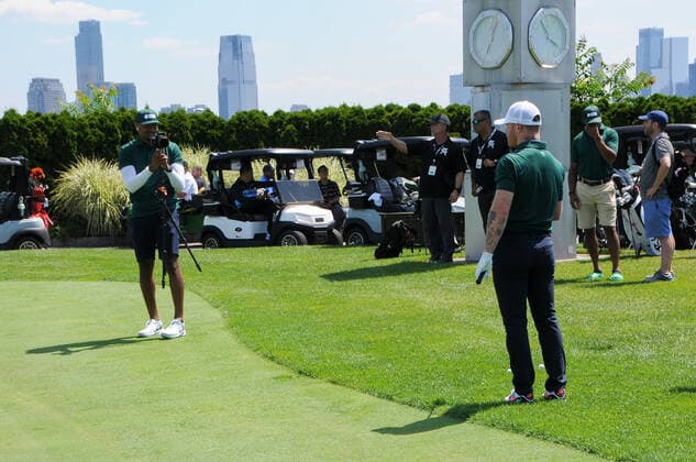 June 29, 2022, Jersey, NJ, United States: Golden Tate photographs Canelo Alvarez at the Icons Series press conference, PK, Pressekonferenz in Liberty National Golf Club, Jersey City. Jersey United States - ZUMAs197 0161810223st Copyright: xEfrenxLandaosx
