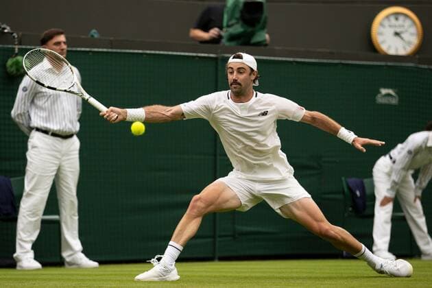Mandatory Credit: Photo by Ella Ling Shutterstock (13010730ad) Jordan Thompson during his second round match Wimbledon Tennis Championships, Day 4, The All England Lawn Tennis and Croquet Club, London, UK - 30 Jun 2022 Wimbledon Tennis Championships, Day 4, The All England Lawn Tennis and Croquet Club, London, UK - 30 Jun 2022  Copyright: xEllaxLing Shutterstockx 13010730ad