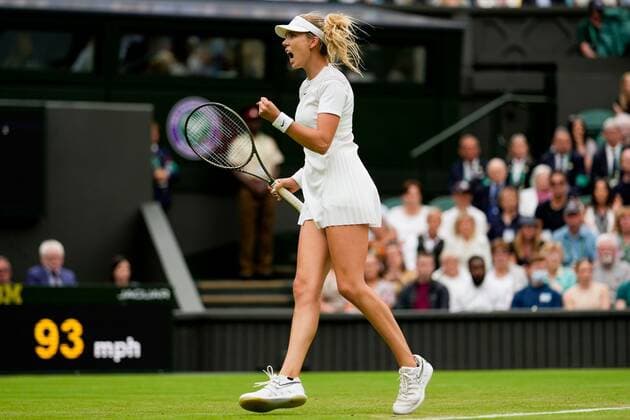 Mandatory Credit: Photo by Dave Shopland Shutterstock (13010728an) Katie Boulter during her second round match Wimbledon Tennis Championships, Day 4, The All England Lawn Tennis and Croquet Club, London, UK - 30 Jun 2022 Wimbledon Tennis Championships, Day 4, The All England Lawn Tennis and Croquet Club, London, UK - 30 Jun 2022  Copyright: xDavexShopland Shutterstockx 13010728an
