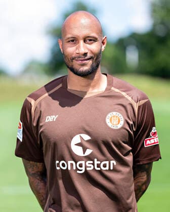Christopher Avevor St Pauli 28 06 22, Hamburg, FC St Pauli Mediaday, Football, GER, Saison 2022 2023, 2 Bundesliga, Saisonvorbereitung, Portraittermin DFL REGULATIONS PROHIBIT ANY USE OF PHOTOGRAPHS as IMAGE SEQUENCES and or QUASI VIDEO Â