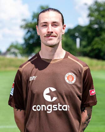 Jackson Irvine St Pauli 28 06 22, Hamburg, FC St Pauli Mediaday, Football, GER, season 2022 2023, 2 Bundesliga, pre-season, team photo and portrait appointment DFL REGULATES PROHIBIT ANY USE OF PHOTOGRAPHS as IMAGE SEQUENCES and or QUASI VIDEO Â