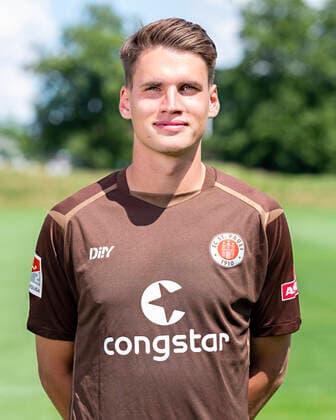 Luca Milan Zander St Pauli 28 06 22, Hamburg, FC St Pauli Mediaday, Football, GER, season 2022 2023, 2 Bundesliga, pre-season, team photo and portrait appointment DFL REGULATES PROHIBIT ANY USE OF PHOTOGRAPHS as IMAGE SEQUENCES and or QUASI VIDEO Â