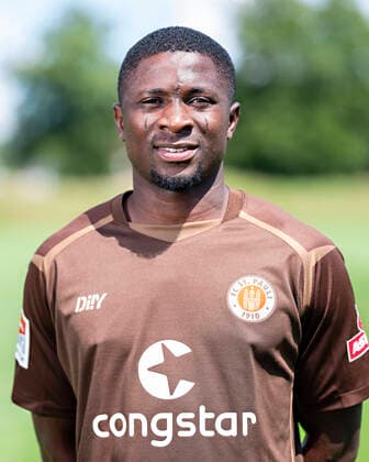 Afeez Aremu St Pauli 28 06 22, Hamburg, FC St Pauli Mediaday, football, GER, season 2022 2023, 2 Bundesliga, pre-season, team photo and portrait appointment DFL REGULATES PROHIBIT ANY USE OF PHOTOGRAPHS as IMAGE SEQUENCES and or QUASI VIDEO Â