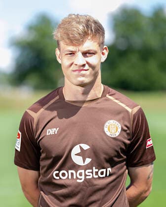 David Nemeth St Pauli 28 06 22, Hamburg, FC St Pauli Mediaday, Football, GER, Saison 2022 2023, 2 Bundesliga, Saisonvorbereitung, Portraittermin DFL REGULATIONS PROHIBIT ANY USE OF PHOTOGRAPHS as IMAGE SEQUENCES and or QUASI VIDEO Â