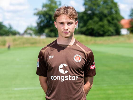 Niklas Jessen St Pauli 28 06 22, Hamburg, FC St Pauli Mediaday, football, GER, season 2022 2023, 2 Bundesliga, pre-season, team photo and portrait appointment DFL REGULATES PROHIBIT ANY USE OF PHOTOGRAPHS as IMAGE SEQUENCES and or QUASI VIDEO Â