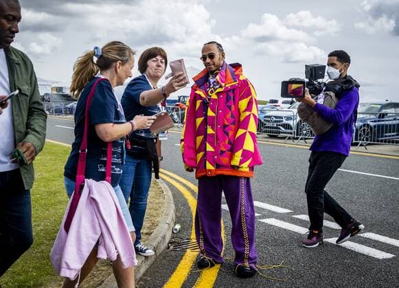 SILVERSTONE Lewis Hamilton Mercedes at the Silverstone circuit ahead of the Great Britain Grand Prix REMKO DE WAAL Event Name F1 Grand Prix of Great Britain Previews 2022 xVIxANPxSportx xxANPxRemkoxdexWaalxIVx 451166147 originalFilename: 451166147.jpg