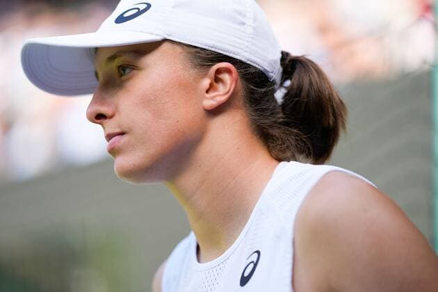 Mandatory Credit: Photo by Dave Shopland Shutterstock (13010728bu) Iga Swiatek during her second round match Wimbledon Tennis Championships, Day 4, The All England Lawn Tennis and Croquet Club, London, UK - 30 Jun 2022 Wimbledon Tennis Championships, Day 4, The All England Lawn Tennis and Croquet Club, London, UK - 30 Jun 2022  Copyright: xDavexShopland Shutterstockx 13010728bu