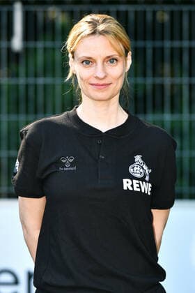 Team doctor Dr Bettina Kuper 1 FC Köln 1 BL, portrait date 2022 2023