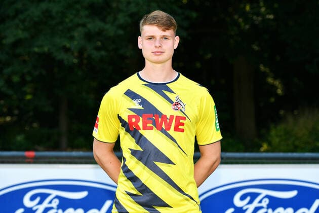 Jonas Urbig 1 FC Köln 1 BL, portrait date 2022 2023
