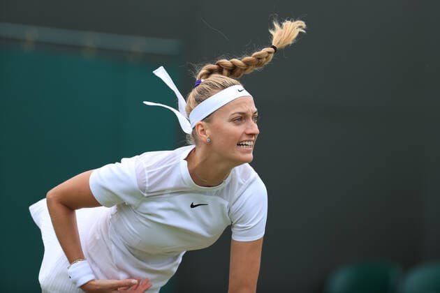 Tennis Wimbledon Tag 4 30. Juni 2022 Tennis Wimbledon Tag 4 Petra Kvitova CZE in Aktion gegen Ana Bogdan ROU während ihres Dameneinzelspiels in der 2. Runde Foto Simon Stacpoole Offside London UK  Copyright: xSimonxStacpoolexOffside
