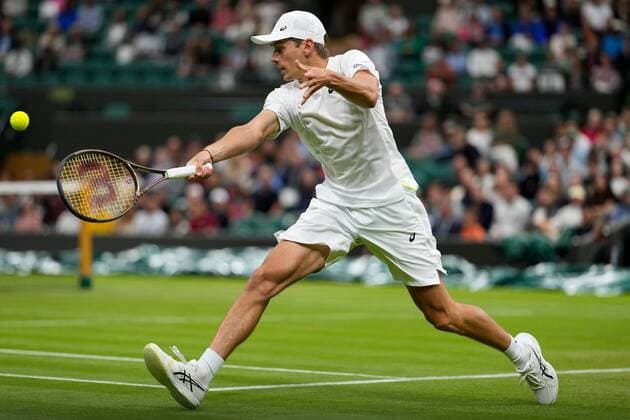 Mandatory Credit: Photo by Dave Shopland Shutterstock (13010728dq) Jack Draper during his second round match Wimbledon Tennis Championships, Day 4, The All England Lawn Tennis and Croquet Club, London, UK - 30 Jun 2022 Wimbledon Tennis Championships, Day 4, The All England Lawn Tennis and Croquet Club, London, UK - 30 Jun 2022  Copyright: xDavexShopland Shutterstockx 13010728dq
