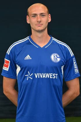 Henning Matriciani FC Schalke 04 1 BL, portrait date 2022 2023 Gelsenkirchen North Rhine Westphalia Germany Team2