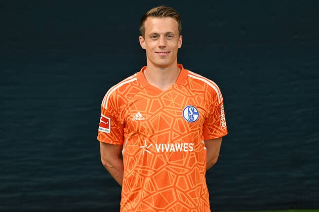 Goalkeeper Alexander Schwolow FC Schalke 04 1 BL, portrait date 2022 2023 Gelsenkirchen North Rhine Westphalia Germany Team2