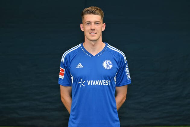 Florian Flick FC Schalke 04 1 BL, portrait date 2022 2023 Gelsenkirchen North Rhine Westphalia Germany Team2