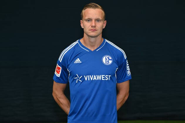 Marius Lode FC Schalke 04 1 BL, portrait date 2022 2023 Gelsenkirchen North Rhine Westphalia Germany Team2
