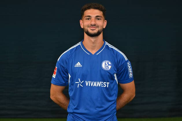 Kerim Calhanoglu FC Schalke 04 1 BL, portrait date 2022 2023 Gelsenkirchen North Rhine Westphalia Germany Team2