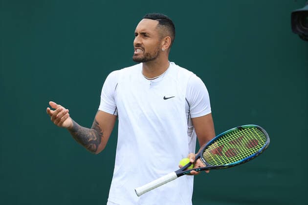 Tennis Wimbledon Tag 4 30. Juni 2022 Tennis Wimbledon Tag 4 Nick Kyrgios AUS gestikuliert während seines Herreneinzelspiels in der 2. Runde gegen Filip Krajinovic SRB Foto Simon Stacpoole Abseits London UK  Copyright: xSimonxStacpoolexOffside