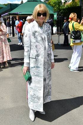 Mandatory Credit: Photo by James Veysey Shutterstock (13012400h) Anna Wintour Wimbledon Tennis Championships, Day 5, The All England Lawn Tennis and Croquet Club, London, UK - 01 Jul 2022 Wimbledon Tennis Championships, Day 5, The All England Lawn Tennis and Croquet Club, London, UK - 01 Jul 2022  Copyright: xJamesxVeysey Shutterstockx 13012400h