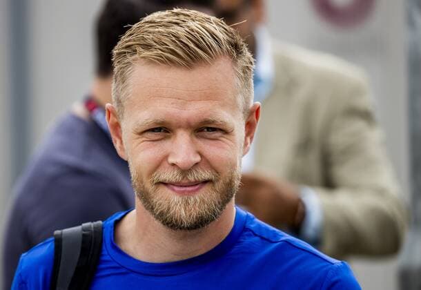 SILVERSTONE Kevin Magnussen Haas prior to practice 1 leading up to the F1 Grand Prix of Great Britain at Silverstone on July 1, 2022 in Silverstone, England REMKO DE WAAL F1 Grand Prix of Great Britain Practice 1 2022 xVIxANPxSportx xxANPxIVx 451195832 originalFilename: 451195832.jpg