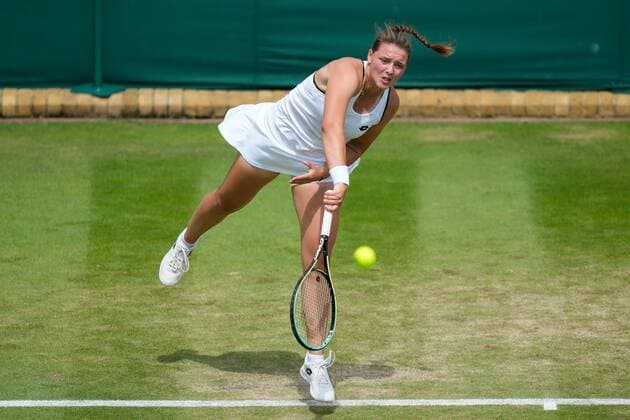 Mandatory Credit: Photo by Dave Shopland Shutterstock (13010735b) Jule Niemeier during her third round match Wimbledon Tennis Championships, Day 5, The All England Lawn Tennis and Croquet Club, London, UK - 01 Jul 2022 Wimbledon Tennis Championships, Day 5, The All England Lawn Tennis and Croquet Club, London, UK - 01 Jul 2022  Copyright: xDavexShopland Shutterstockx 13010735b