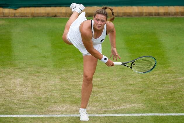 Mandatory Credit: Photo by Dave Shopland Shutterstock (13010735n) Jule Niemeier during her third round match Wimbledon Tennis Championships, Day 5, The All England Lawn Tennis and Croquet Club, London, UK - 01 Jul 2022 Wimbledon Tennis Championships, Day 5, The All England Lawn Tennis and Croquet Club, London, UK - 01 Jul 2022  Copyright: xDavexShopland Shutterstockx 13010735n