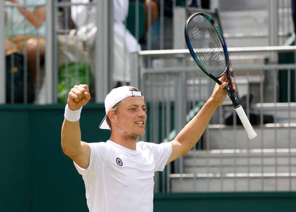 Tim Van Rijthofen cheers after victory, jubilation, joy, emotion Tennis Wimbledon 2022 Grand Slam ITF ATP WTA AELTC London Great Britain 1 July 2022 Copyright: xJuergenxHasenkopfx