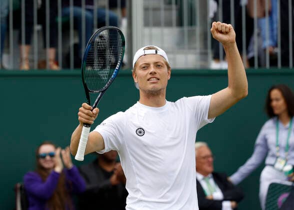 Tim Van Rijthofen cheers after victory, jubilation, joy, emotion Tennis Wimbledon 2022 Grand Slam ITF ATP WTA AELTC London Great Britain 1 July 2022 Copyright: xJuergenxHasenkopfx