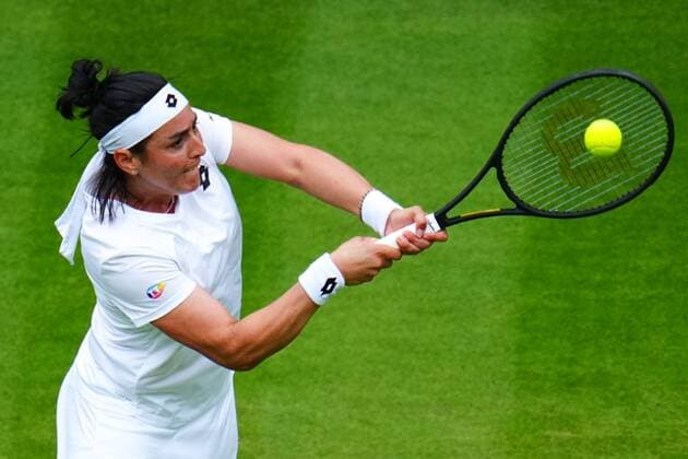Mandatory Credit: Photo by Javier Garcia Shutterstock (13012399az) Ons Jabeur during her third round match Wimbledon Tennis Championships, Day 5, The All England Lawn Tennis and Croquet Club, London, UK - 01 Jul 2022 Wimbledon Tennis Championships, Day 5, The All England Lawn Tennis and Croquet Club, London, UK - 01 Jul 2022  Copyright: xJavierxGarcia Shutterstockx 13012399az