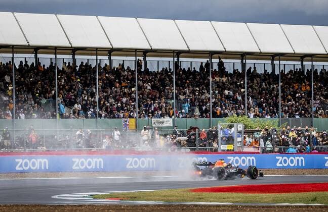 SILVERSTONE Max Verstappen Oracle Red Bull Racing during 1st practice session leading up to the F1 Grand Prix of Great Britain at Silverstone on July 1, 2022 in Silverstone, England REMKO DE WAAL F1 Grand Prix of Great Britain Practice 1 2022 xVIxANPxSportx xxANPxIVx 451201608 originalFilename: 451201608.jpg