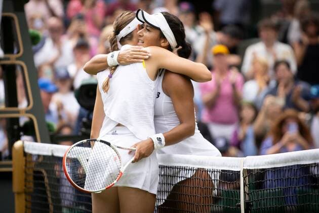 Mandatory Credit: Photo by Ella Ling Shutterstock (13012398bc) Heather Watson celebrates winning her 3rd round match Wimbledon Tennis Championships, Day 5, The All England Lawn Tennis and Croquet Club, London, UK - 01 Jul 2022 Wimbledon Tennis Championships, Day 5, The All England Lawn Tennis and Croquet Club, London, UK - 01 Jul 2022  Copyright: xEllaxLing Shutterstockx 13012398bc