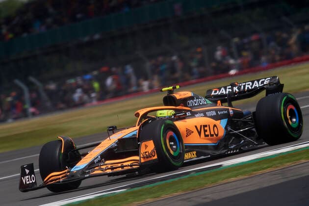F1 Grand Prix of Great Britain - Practice, Lando Norris Lando Norris of Great Britain driving the (4) McLaren F1 Team MCL36 Mercedes during practice ahead of the F1 Grand Prix of Great Britain at Silverstone on July 1, 2022 in Northampton, United Kingdom. Northampton England  Copyright: xJosexBretonx originalFilename:breton-f1grandp220701_npKFh.jpg