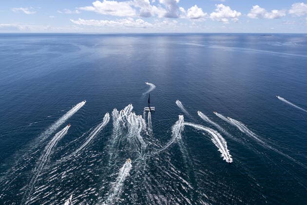Sport Themen der Woche KW26 Sport Bilder des Tages Maxi Edmond de Rothschild - Depart de la Finistere Atlantique Challenge Action Enfance - Concarneau le 01 07 2022 VOILE : Depart de la Finistere Atlantique Challenge Action Enfance - Concarneau - 01 07 2022 AlexisCourcoux Panoramic 