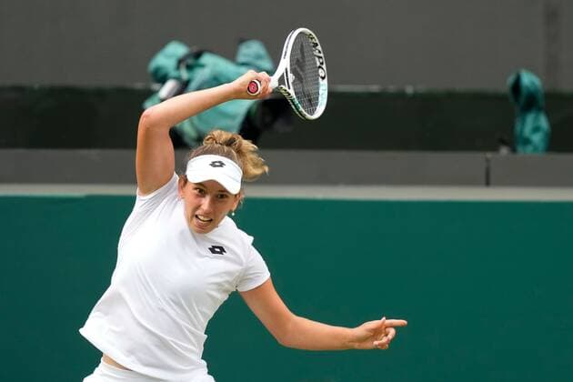 Mandatory Credit: Photo by Dave Shopland Shutterstock (13010735cb) Elise Mertens during her third round match Wimbledon Tennis Championships, Day 5, The All England Lawn Tennis and Croquet Club, London, UK - 01 Jul 2022 Wimbledon Tennis Championships, Day 5, The All England Lawn Tennis and Croquet Club, London, UK - 01 Jul 2022  Copyright: xDavexShopland Shutterstockx 13010735cb
