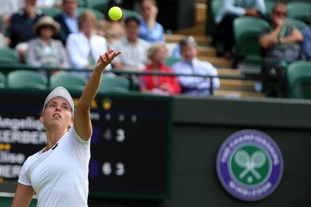 Great Britain, London, All England Lawn Tennis Club, The Championships Wimbledon 2022 - DAY 5- 01 07 2022 Belgian player Elise Mertens (BEL) pictured during her third round against Angelique Kerber (GER) in London , All England Lawn Tennis Club at The Championships Wimbledon 2022 The Championships Wimbledon 2022- DAY 5- 01 07 2022 PhotoNews Panoramic 