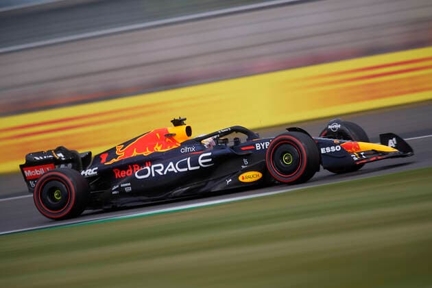 F1 Grand Prix of Great Britain - Practice Max Verstappen of the Netherlands driving the (1) Oracle Red Bull Racing RB18 Honda during practice ahead of the F1 Grand Prix of Great Britain at Silverstone on July 1, 2022 in Northampton, United Kingdom. Northampton England  Copyright: xJosexBretonx originalFilename:breton-f1grandp220701_npKnT.jpg