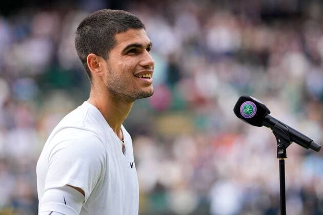Mandatory Credit: Photo by Dave Shopland Shutterstock (13010735ec) Carlos Alcaraz is interviewed after winning his third round match Wimbledon Tennis Championships, Day 5, The All England Lawn Tennis and Croquet Club, London, UK - 01 Jul 2022 Wimbledon Tennis Championships, Day 5, The All England Lawn Tennis and Croquet Club, London, UK - 01 Jul 2022  Copyright: xDavexShopland Shutterstockx 13010735ec