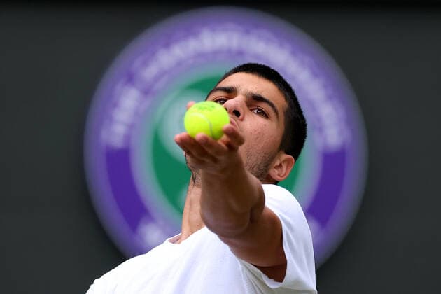 Sport Bilder des Tages Ist July 2022, All England Lawn Tennis and Croquet Club, London, England; Wimbledon Tennis tournament; Carlos Alcaraz serves to Oscar Otte in the mens singles  ActionPlus12403748 ShaunxBrooks