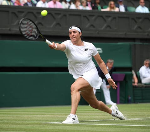 TENNIS - Wimbledon 2022 LONDON,ENGLAND,01.JUL.22 - TENNIS - WTA, Tennis Damen Tour, Wimbledon, Grand Slam. Image shows Ons Jabeur (TUN).  GEPAxpictures xAlanxGrieves
