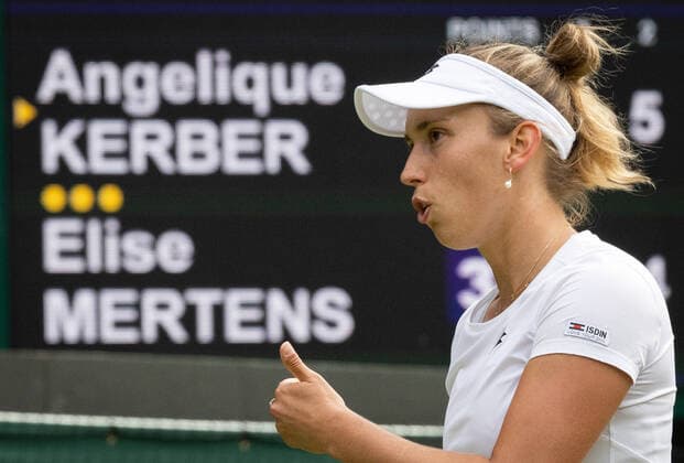 Belgian Elise Mertens reacts during a third round game in the women s singles tournament between Belgian Mertens (WTA30) and German Kerber (WTA19) at the 2022 Wimbledon grand slam tennis tournament at the All England Tennis Club, in south-west London, Britain, Friday 01 July 2022. BENOITxDOPPAGNE  x36930441x