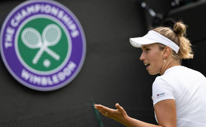 Sport Bilder des Tages Belgian Elise Mertens reacts during a third round game in the women s singles tournament between Belgian Mertens (WTA30) and German Kerber (WTA19) at the 2022 Wimbledon grand slam tennis tournament at the All England Tennis Club, in south-west London, Britain, Friday 01 July 2022. BENOITxDOPPAGNE  x36930442x