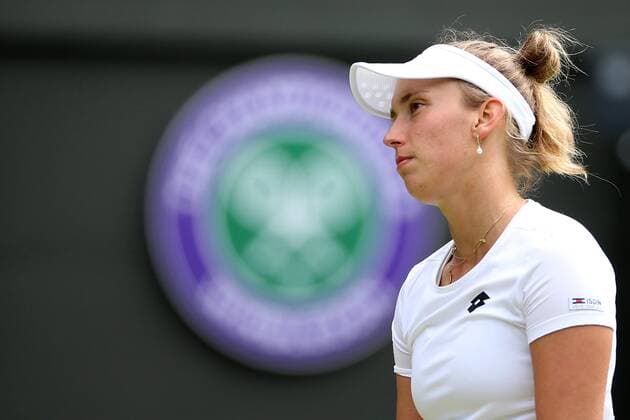 Great Britain, London, All England Lawn Tennis Club, The Championships Wimbledon 2022 - DAY 5- 01 07 2022 Belgian player Elise Mertens (BEL) pictured during her third round against Angelique Kerber (GER) in London , All England Lawn Tennis Club at The Championships Wimbledon 2022 The Championships Wimbledon 2022- DAY 5- 01 07 2022 PhotoNews Panoramic 