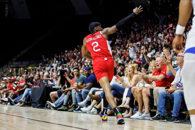 Basketball, WM Quali, Kanada - Dominikanische Republik July 1, 2022, Hamilton, ON, CANADA: Canada s Shai Gilgeous-Alexander (2) celebrates to the crowd after knocking down a three pointer in second half FIBA international men s World Cup basketball qualifying action against Dominican Republic, in Hamilton, Ont., Friday, July 1, 2022. Canada News - July 1, 2022 - ZUMAc35_ 20220701_zaf_c35_284 Copyright: xColexBurstonx