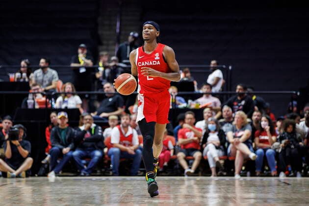 Basketball, WM Quali, Kanada - Dominikanische Republik July 1, 2022, Hamilton, ON, CANADA: Canada s Shai Gilgeous-Alexander (2) dribbles up the court during second half FIBA international men s World Cup basketball qualifying action against Dominican Republic, in Hamilton, Ont., Friday, July 1, 2022. Canada News - July 1, 2022 - ZUMAc35_ 20220701_zaf_c35_289 Copyright: xColexBurstonx