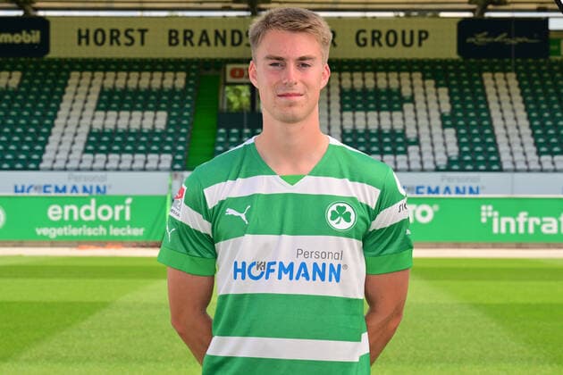 30 06 2022 SpVgg Greuther Fürth Kleeblatt Spielvereinigung 2 Fussball Bundesliga Saison 2022 2023 photo appointment portrait appointment presentation press appointment Gian Luca Gian Luca Itter 27, SpVgg Greuther Fürth single photo single photo portrait portrait header photo